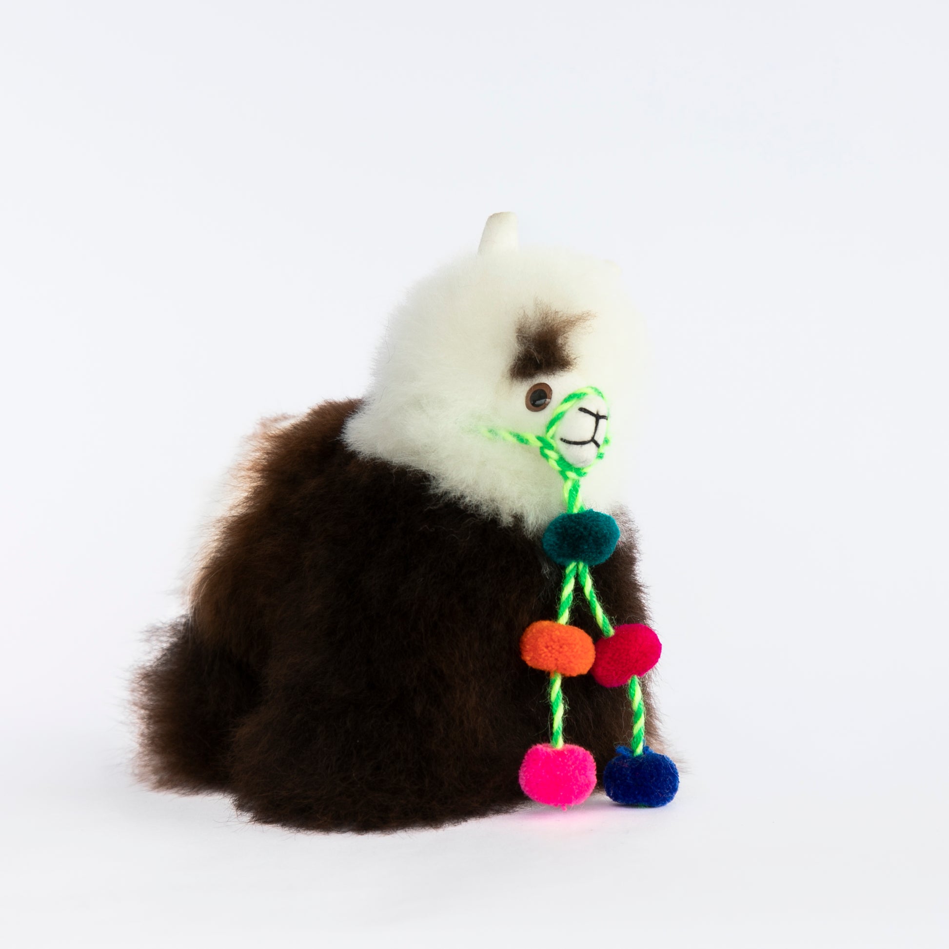 Black/White Pom Pom Llama Facing Right
